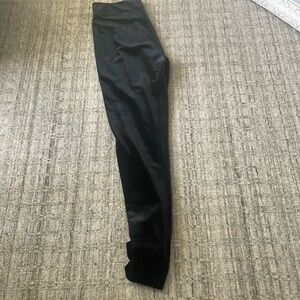Size small Ann Taylor velvet
Black straight Pull on pant